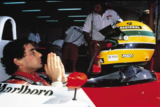 Alain Prost habla de Ayrton Senna Ayrton%20orando