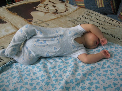 النوم سلطان Cute-sleeping-babies-14