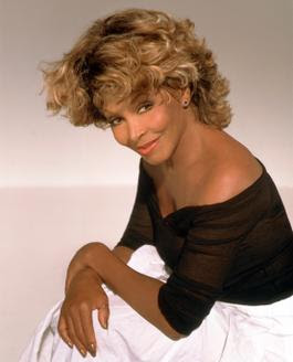 Tina Turner, diva e muzikes mbush 70 vjec Tina_turner_fulljpg