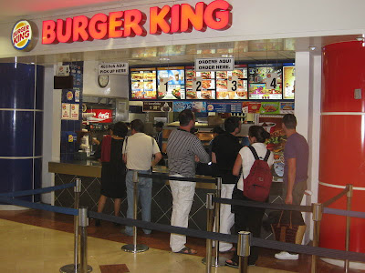 Zona de comida Burger_king_cancun_airport