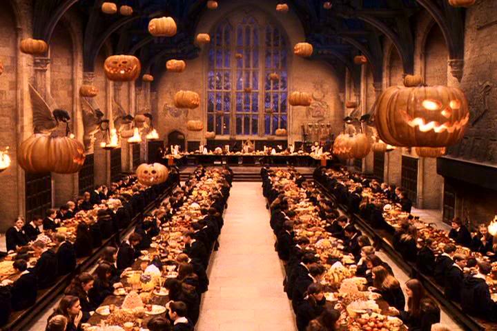 THE HALLOWEEN BALL (OPEN TO ALL BRITS) Harry-potter-great-hall-halloween