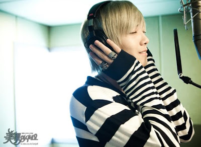 Lee Hong Ki [Acteur/Chanteur] M Hongki%20%285%29