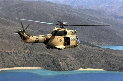 المروحيات المغربية Helicopt%C3%A8re-puma-de-l-armee-fran-aise-survole-lb