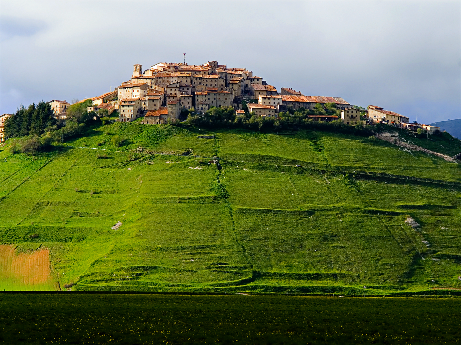 Chocolate Destiny ARC 2: A detour to Dorou Old%20Village%20Green%20Hill%20Italy%20WaLP%20TW