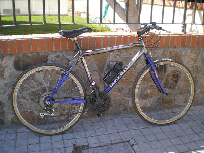 LA BICICLETA DEL PARROCO.......  Bicicleta-2