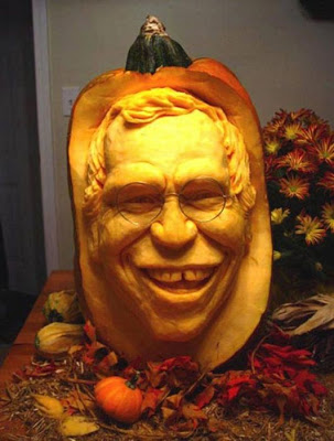 பூசணியில் செதுக்கப்பட்ட வியக்கத்தக்க உருவங்கள்  Pumpkin-carvings-09