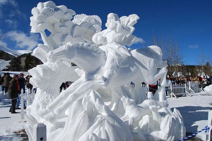 பனிக்கட்டி சிற்பங்கள் - Page 3 Snow-sculptures-52