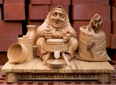 மரத்துண்டுகளில் அழகிய வேலைப்பாடு    Wood-Sculptures-russia-01