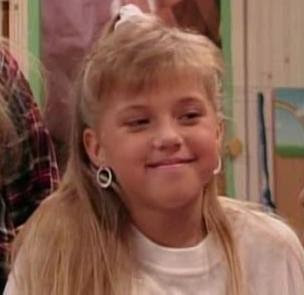 ¿Quién de aquí veía/le gusta Full House? Stephanie-tanner-full-house-1512955-304-295