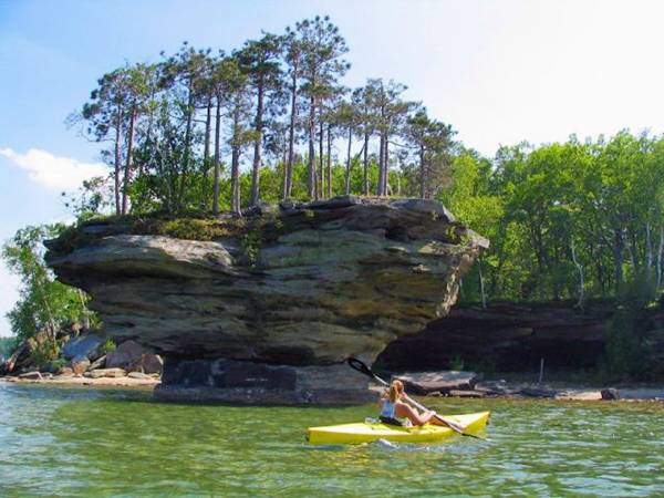 بحيرة هورن Turnip-Rock-Lake-Huron-023