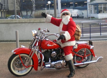 Bonnes et Heureuses fêtes ! Pere_noel-moto_m