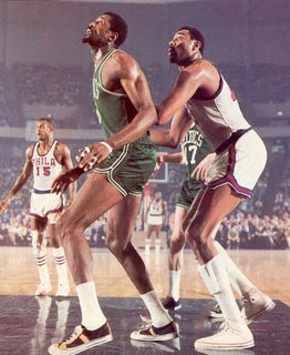 Legendarne slike NBA lige - Page 2 BillRussellWiltChamberlainRebound