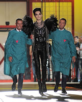 Tokio Hotel en el Audi Fashion Show - Singapour [Act 30.4.10] pag.8 Tokio-hotel-aff2010-bill-2