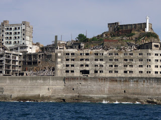 El Maravilloso Mundo de las Cosas Increibles       -Por MJOLNIR M. VI - Page 6 Ghost-town-gunkanjima10