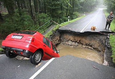 منور الكرة الارضية Sinkhole_14