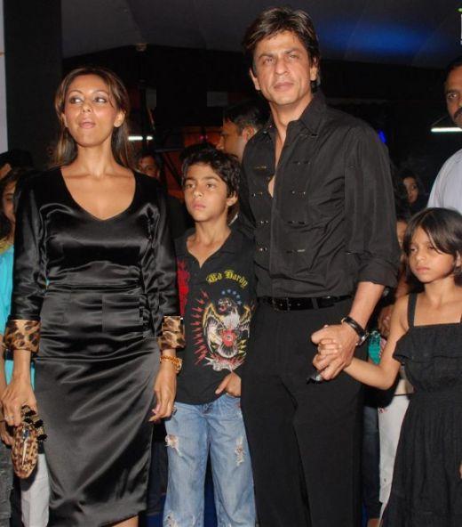 ஷாருக்கான் (Shahruk khan his Wife and Childrens) Sharuk%2Bkhan%2BFamily%2BPhotos%2B%252831%25291