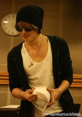 [30/9/2010][pics]Jaejoong và mèo của anh ấy Jj