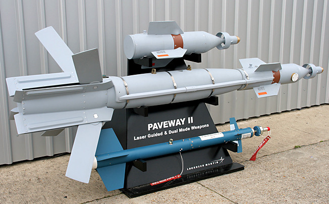 FC-1 / JL-17 / JF -17 - Página 20 Paveway_II