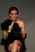 Kristen Stewart - Imagenes/Videos de Paparazzi / Estudio/ Eventos etc. - Página 9 2f310198444925