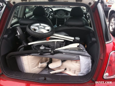 Quelle poussette pour le coffre d'une mini cooper .... MaxiCosiForayinMiniCooper