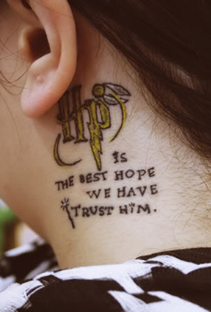 Tatouages HP Harry_potter_neck_tattoo