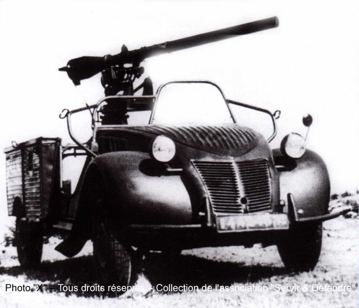 [GALERIE] Les 2CV et dérivées les plus folles - Page 4 Bis_x_citroen-2cv-canon-75sr_ghan1_1.sd%5B1%5D