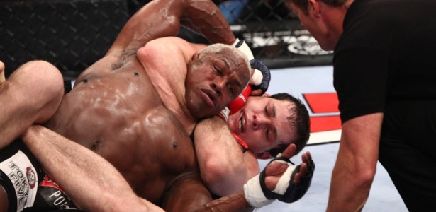 Parte 1 - Página 19 Roger-gracie-consegue-o-mata-leao-e-vence-sua-primeira-luta-no-strikeforce-contra-o-norte-americano-kevin-randleman-1274007194843_615x300