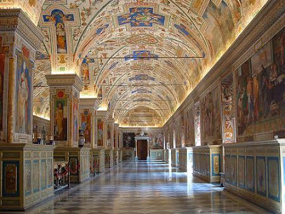 EL ANACRÓNICO FASTO DEL VATICANO Pio_XII_museo_vaticano