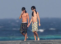 [Photos]Bill et Tom aux Maldives Janvier 2010. - Page 2 TomBill17