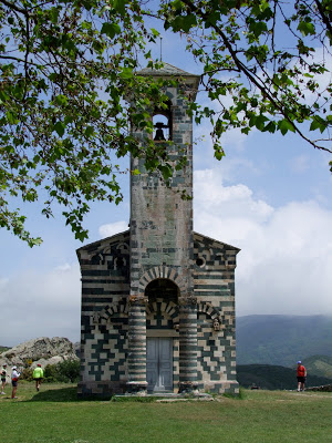 un bâtiment à découvrir  - ajonc - 12 août Bravo jovany DSCF8343