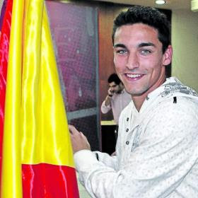 صور للاعب المبدع jesus navas Hierro_ve_Navas_Cordoba_hay