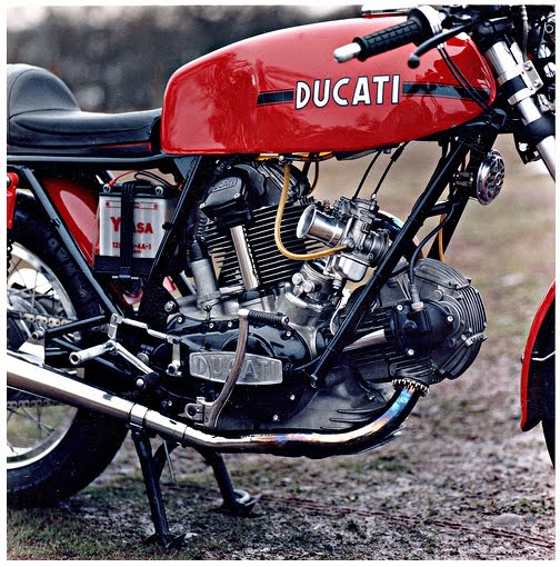 Ducati: Vraiment beau matos.... - Page 3 Ducati7508negro2