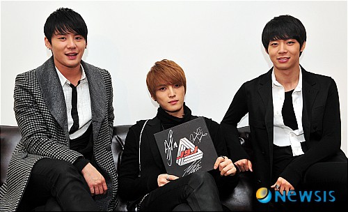 [18.11.2011][NEWS]Vụ kiện giữa SM Entertainment và JYJ đã bị trì hoãn đến tháng 3 20110118_sm_jyj_1