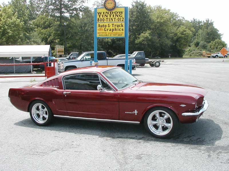 Mustang au fil du temps 1965_mustang_fastback_06