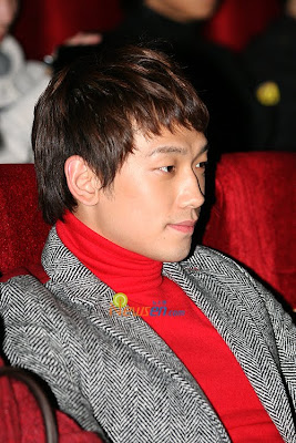 Rain à la première du film JEON WOO CHI 20091214210115596