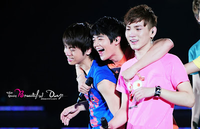 صور شايني في حفلة اليآبآن. SHINee%2B03