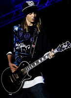 FMBolivia.tv - Tom Kaulitz mencionado en un artículo sobre Las Gibson Les Paul Tom-kaulitz-guitar