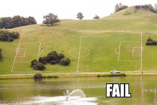 -=Momento Fail=- Soccer-field-fail1