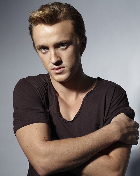 Let Me To Love You (Tom Felton y Tú) Article-1324727-0BCF054B000005DC-867_468x589