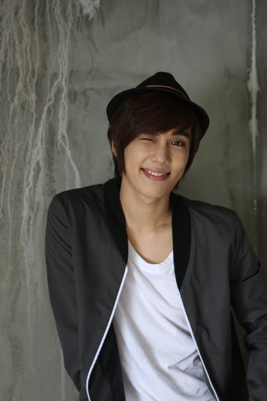 sitio web de park jung min corea esta abierta 6