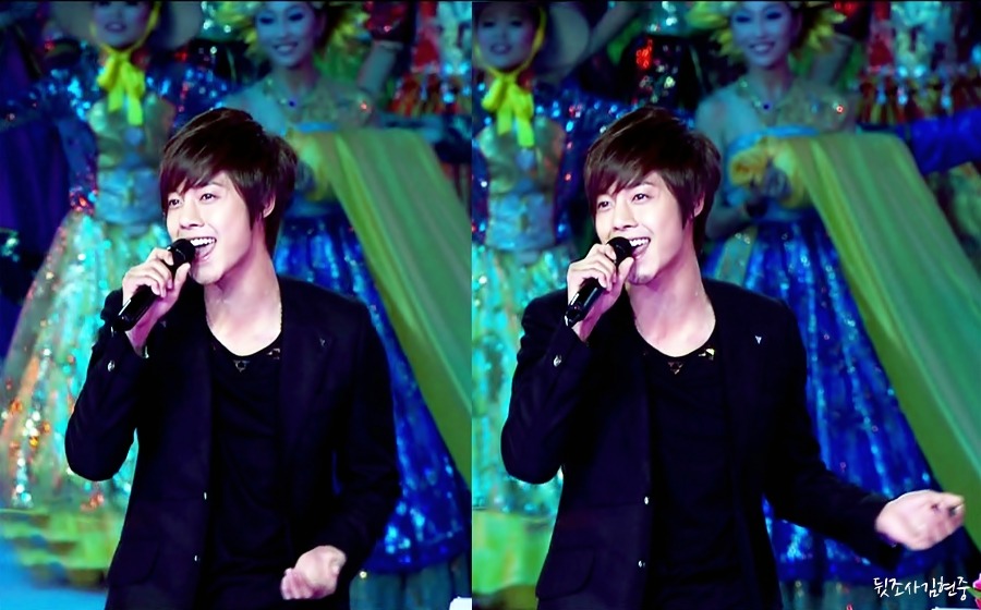 Kim Hyun Joong elogiado por su pronunciación en  mandarina 091uu