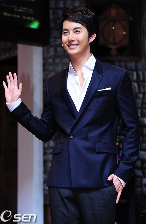  Kim Hyung jun @ Caffe in en Conferencia de Prensa 4