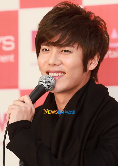 Kyu Jong & Young Saeng AND STORY IN SEOUL conferencia de prensa 27