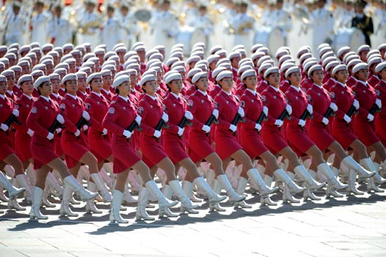 بمناسبة عيد المرأة " موضوع حول دور المرأة و تاريخها في الميدان العسكري" 2009