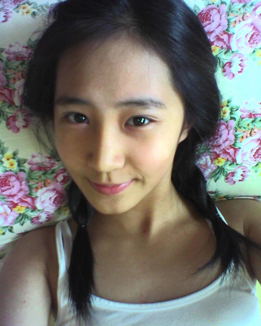 Yuri  — Predebut 050305