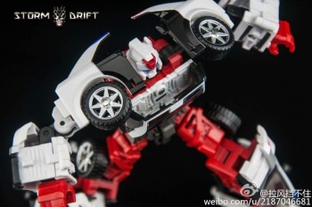 [MakeToys] Produit Tiers - Gamme MT - Basé sur les BD TF d'IDW - Page 10 2iv4gBUP