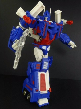 [Masterpiece Tiers] KFC EM P3 CITIZEN STACK aka ULTRA MAGNUS - Sortie Avril 2014 DmKhgnMi