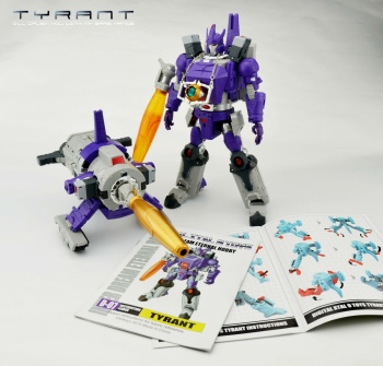 [Masterpiece Tiers] DX9 TOYS D-07 TYRANT aka GALVATRON - Sortie Novembre 2015 EbghUJmI