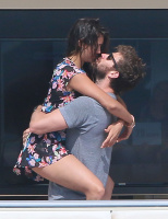 Nina Dobrev and Asustin Stowell enjoy the ocean off the cost the French Riviera (July 26) Iv7J5RxO