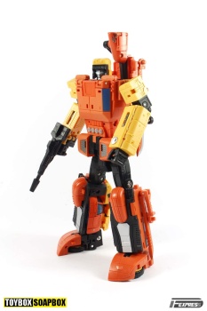 [Unique Toys] Produit Tiers - Triple Changeur ― Y-01 Provider (aka Octane) ― Y-03 Sworder (aka Sandstorm/Siroco) ― Y-04 - Allen (aka Springer/Ricochet) - Page 3 JSQxHcNn